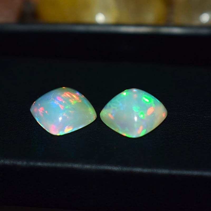 Natural White Opal Pair(6.80)