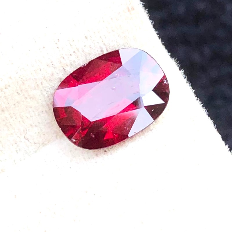 Natural Rhodolite garnet 3.10 Ct