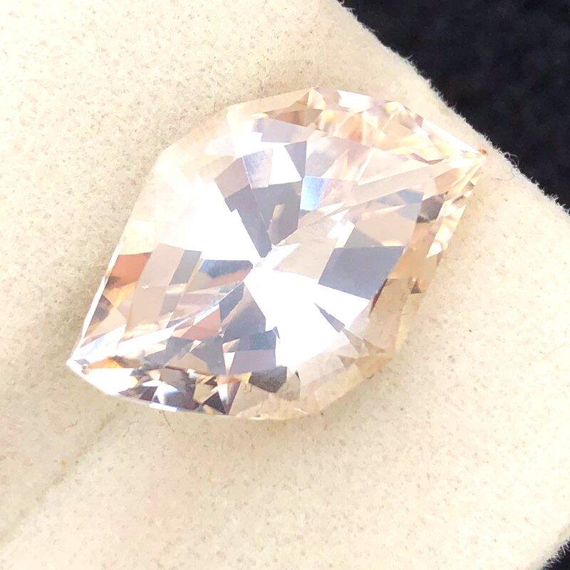 Natural Topaz 16 Ct